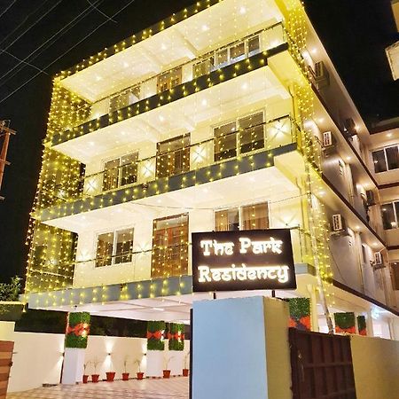 Hotel The Park Residency Dehradun Exterior foto