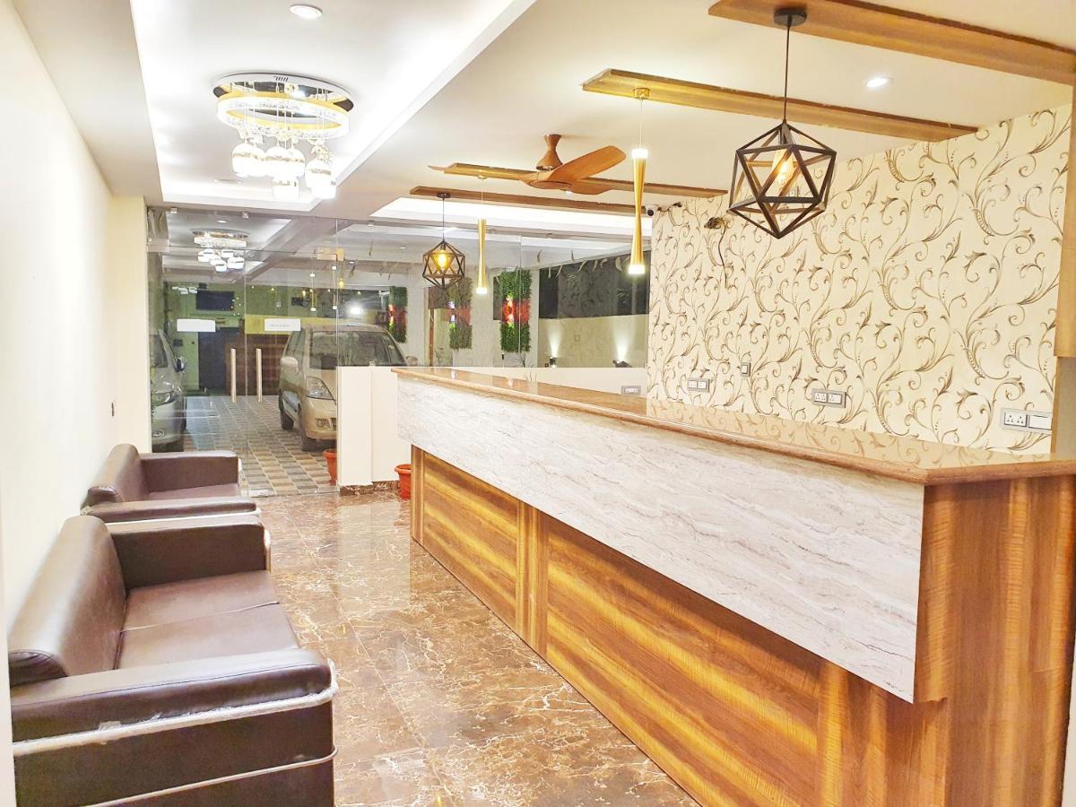 Hotel The Park Residency Dehradun Exterior foto