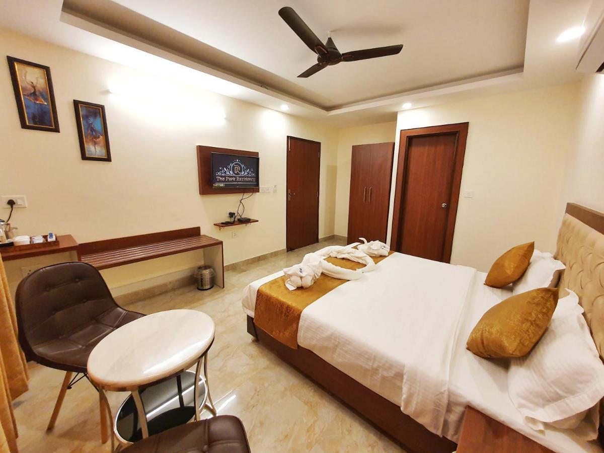 Hotel The Park Residency Dehradun Exterior foto